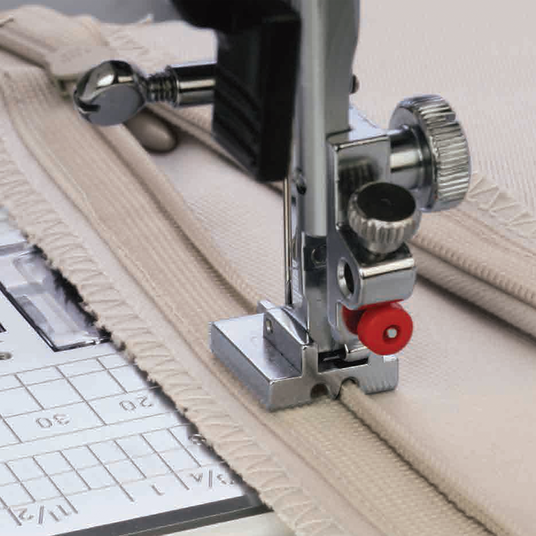 Invisible zipper foot 