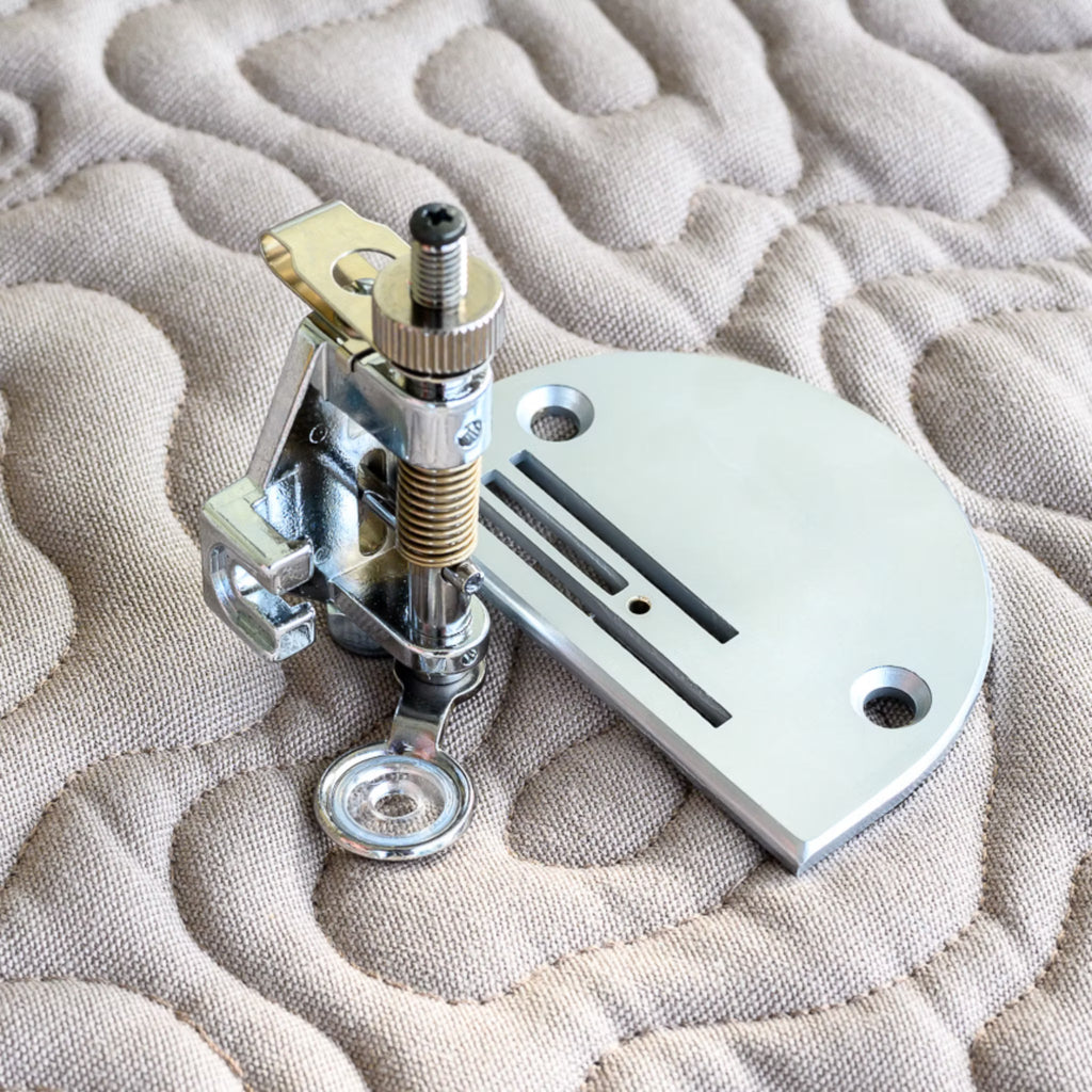 Darning foot with plate 