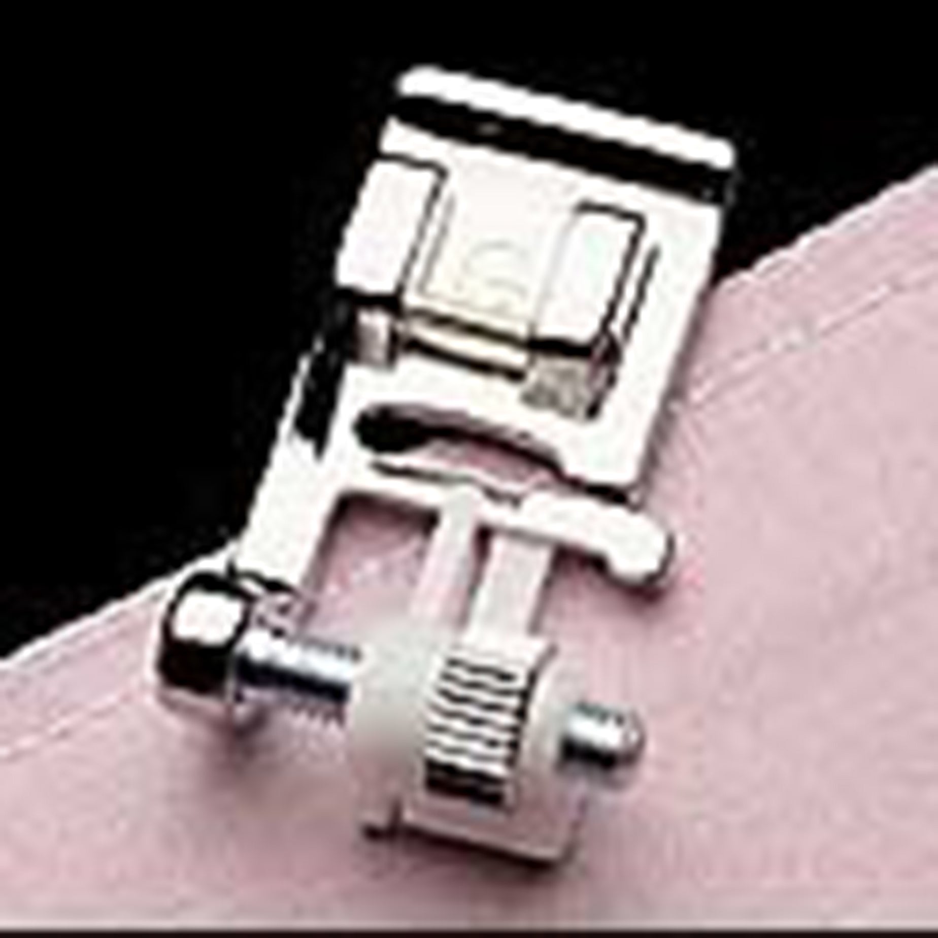 Blind hem foot ajustable